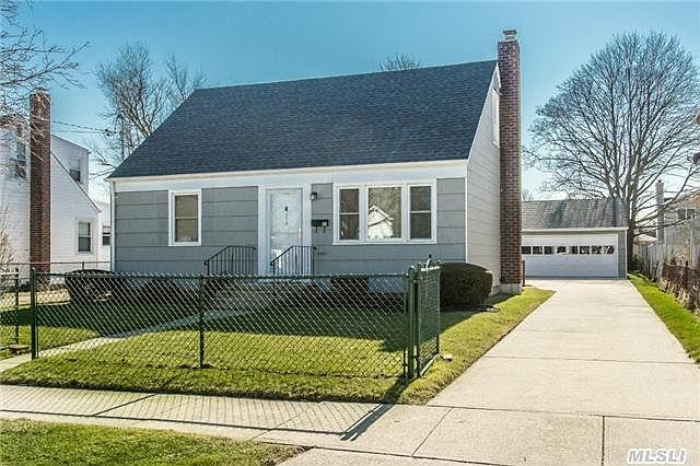 1st image of 212 Chestnut Ave