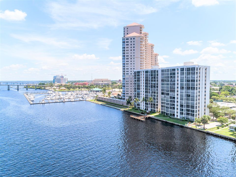 On the Caloosahatchee river!
