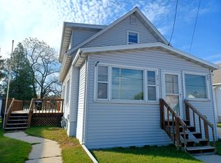 2214 Jackson St, Two Rivers, WI 54241