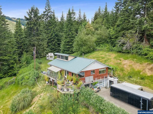 96504 N Woodward Creek Ln, Powers, OR 97466