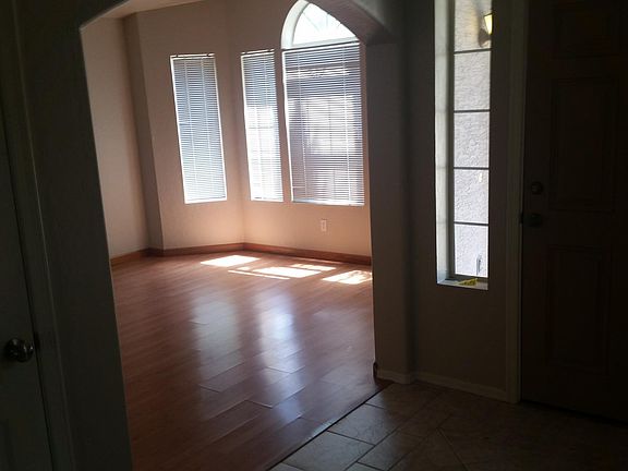 3rd image of 826 E San Remo Ave