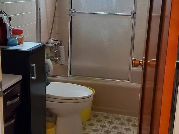 5th image of 2253 W 6th St