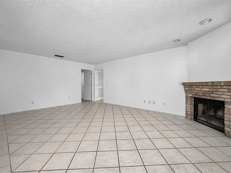 10626 Longwood Dr #102 — Photo 6