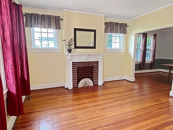 2nd image of 158 Montague St