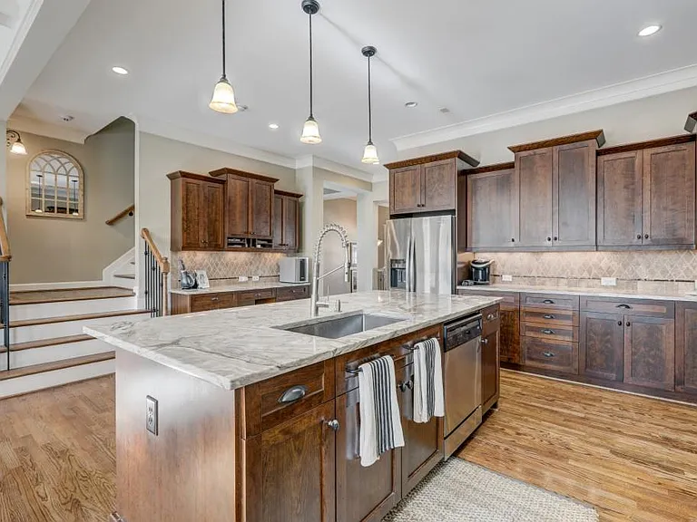 2114 W Village Xing SE — Photo 11