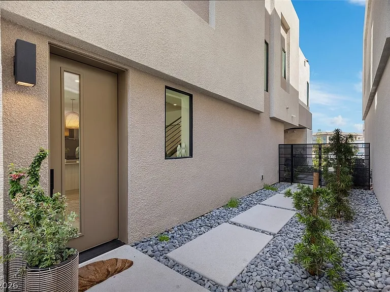 4053 Heron Fairway Dr — Photo 31