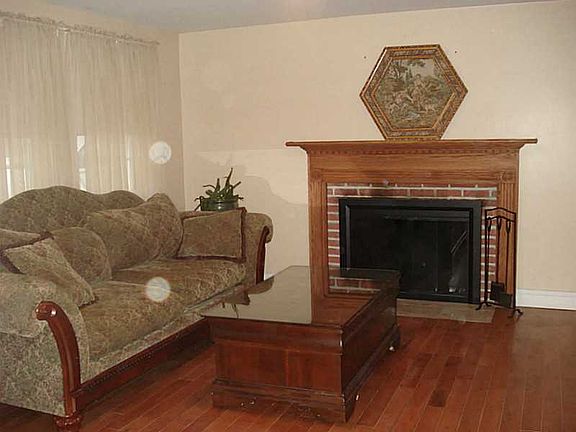 5th image of 97 Underwood Ave