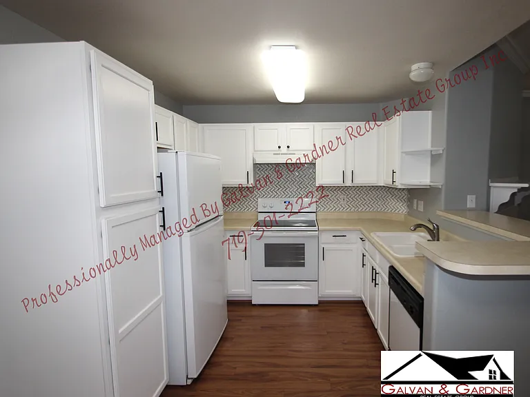3850 Strawberry Field Grv #B — Photo 4