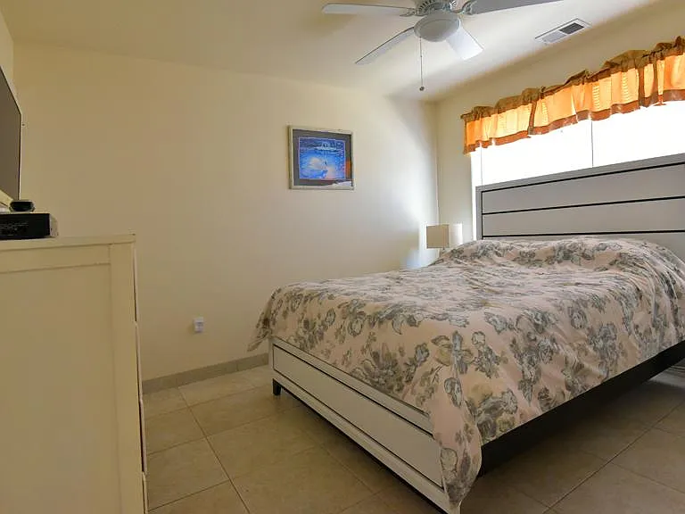 2301 Grand Central Ave — Photo 11