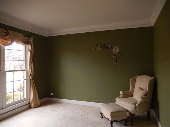 2nd image of 548 W Thornwood Dr