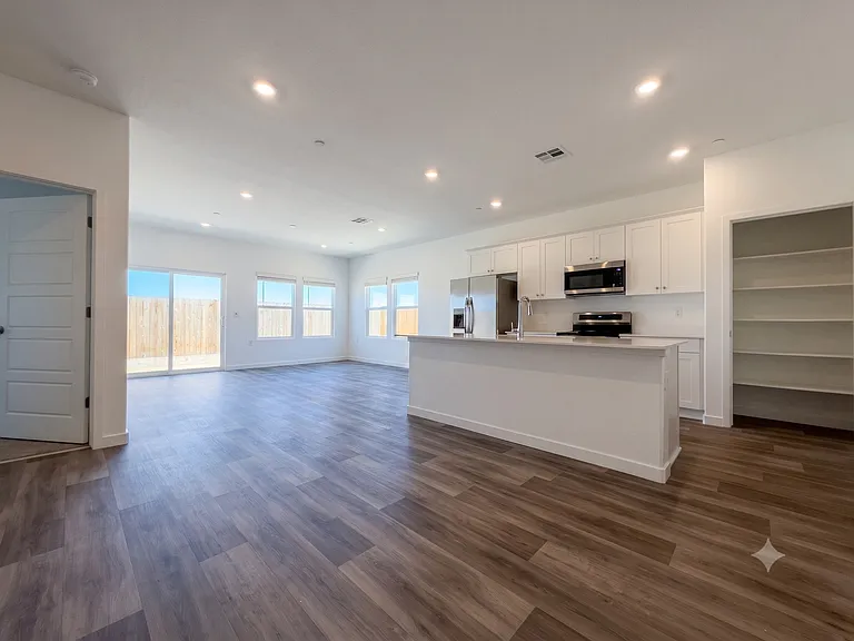 3323 N Contessa Ave — Photo 11