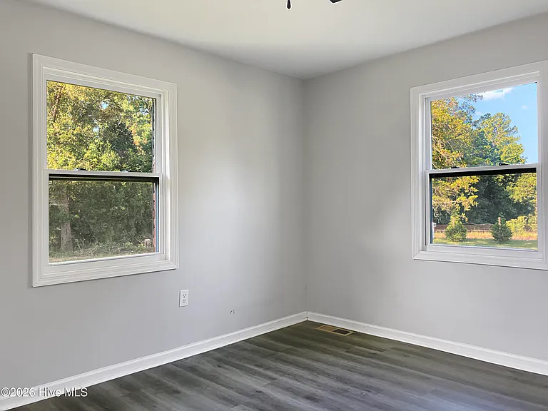 500 Wilkins Rd — Photo 11