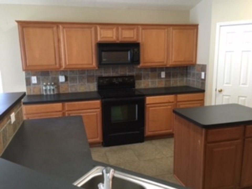 1st image of 2704 Elderberry Ln