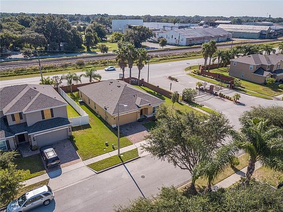 5th image of 300 Ironwood Dr