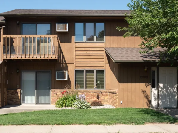 419 N Division Ave APT E, Madison, SD 57042