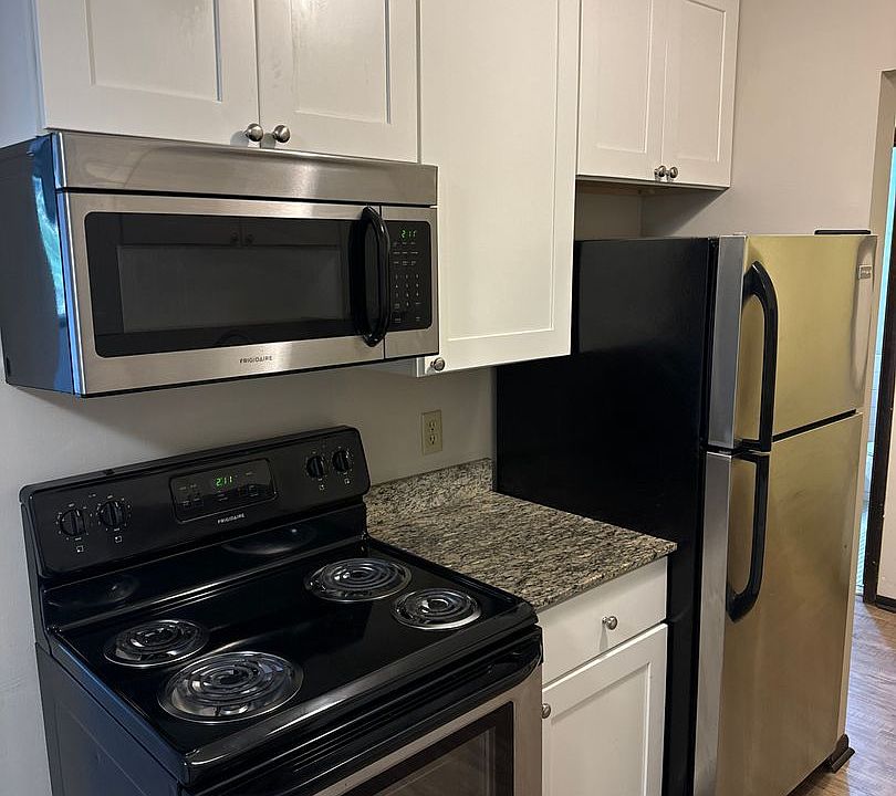 2nd image of 3620 W 32nd St APT 304