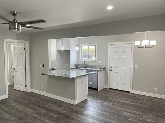 5th image of 2111 Orange Ave Unit B