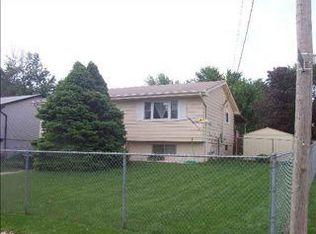 7617 Valley Rd, La Vista, NE 68128