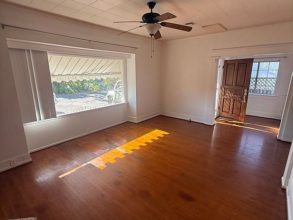 4th image of 8842 1/2 Valencia St