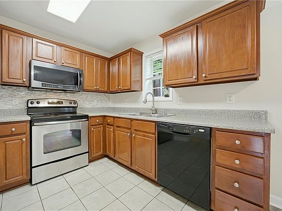 2nd image of 212 Summer Pl