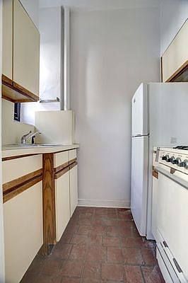 5th image of 504 Cathedral Pkwy #4D