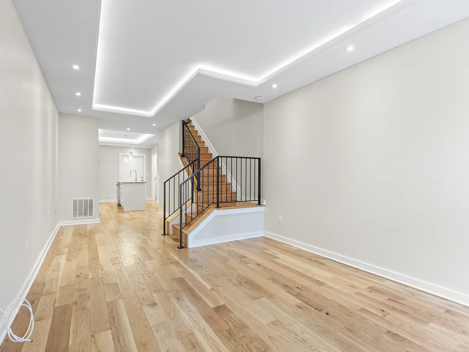2 bed, 2.5 bath, 1480 sqft, $3,000 — Photo 1