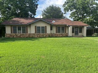 1106 W Payne St, Olney, TX 76374