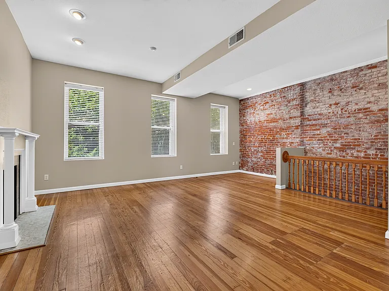3641 McDonald Ave #2 — Photo 7