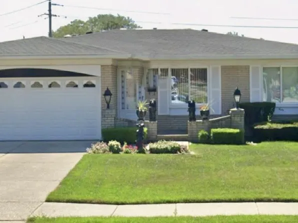 13612 Canterbury Dr, Sterling Heights, MI 48312
