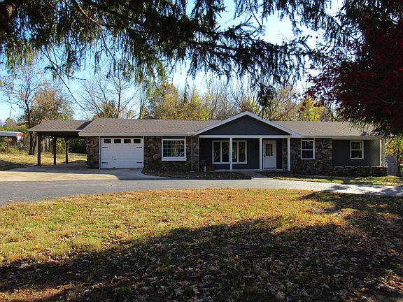 3rd image of 122 Hillsboro Dr