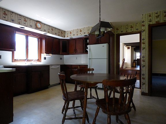 4th image of 57 Demund Ln