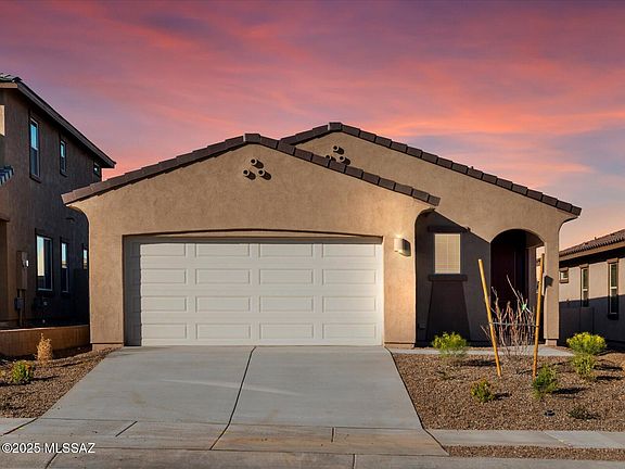 2nd image of 880 W Calle Las Varitas