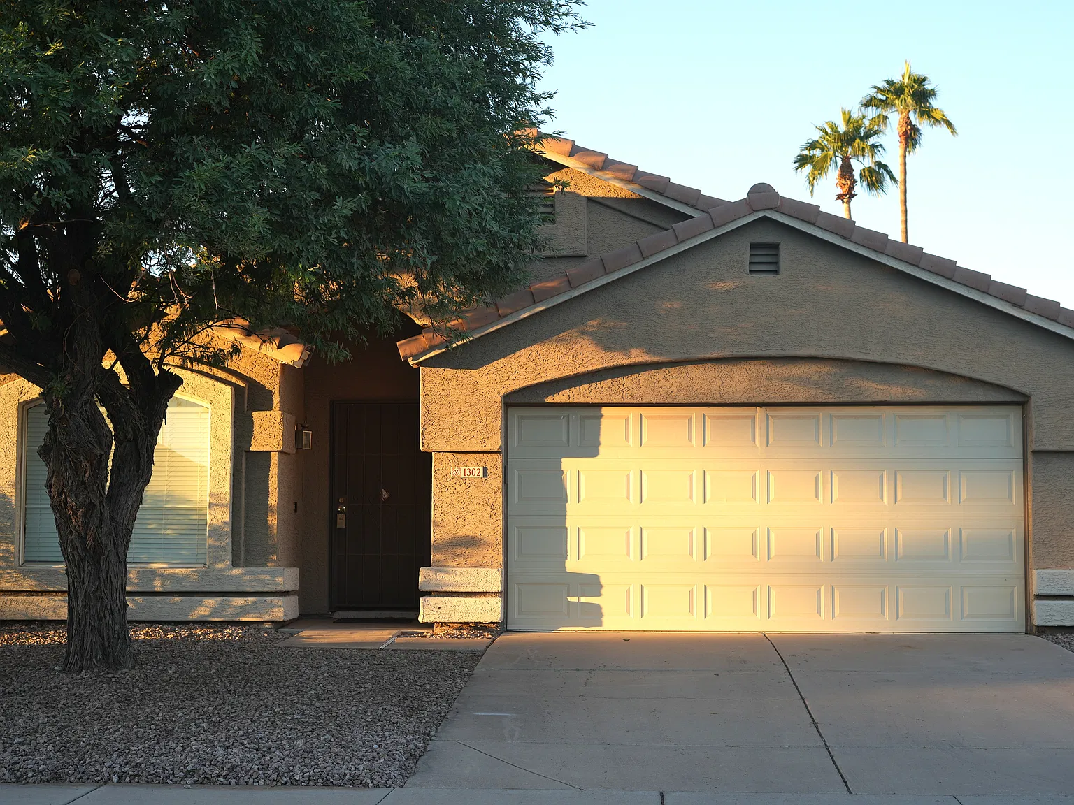 4 bed, 1872 sqft, $2,345 — Photo 1