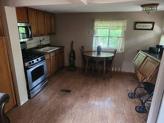 5th image of 142 Ridgeview Dr