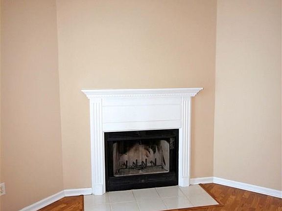 5th image of 15 Cherry Cove Ln