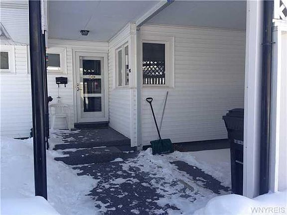 3rd image of 638 Woodstock Ave