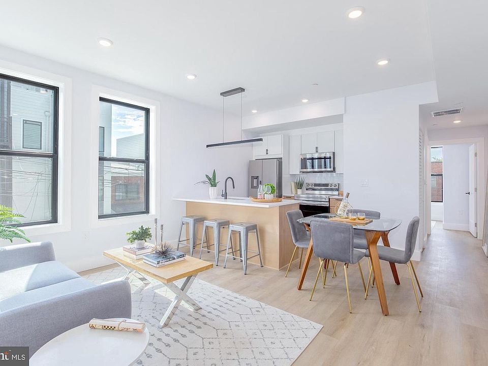 1st image of 1012 17th Pl NE #4