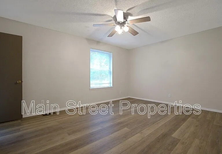 3323 Kingswood Ct #D10 — Photo 7