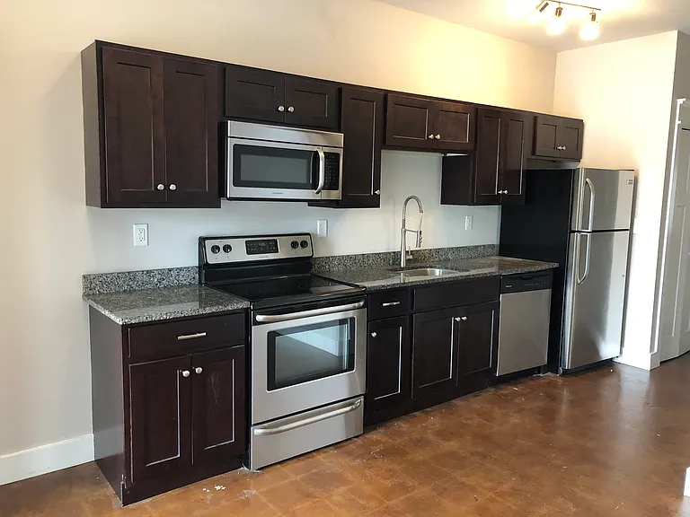 260 Parker St NE #8 — Photo 1
