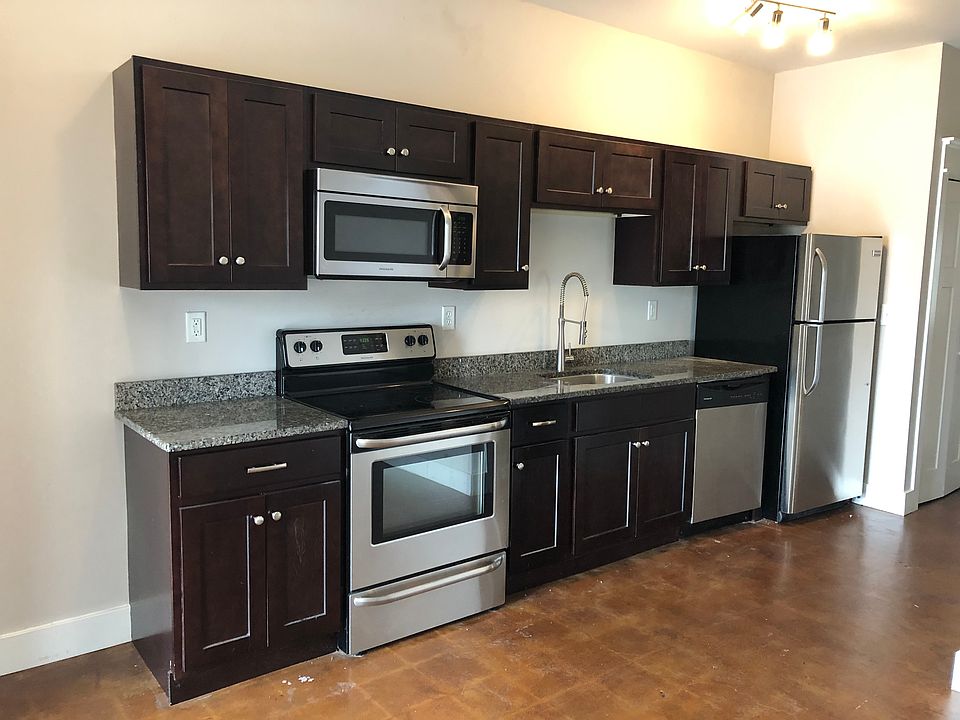1st image of 260 Parker St NE #8