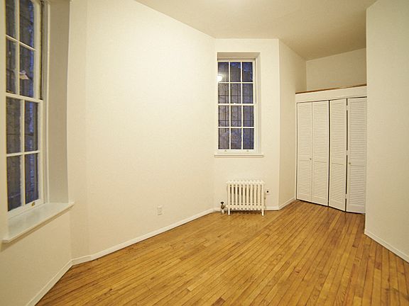 3rd image of 310 E 92nd St APT 1W