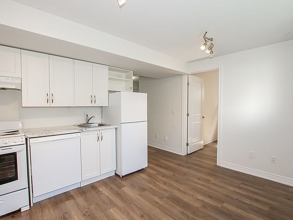 5th image of 36 Viger Dr #B