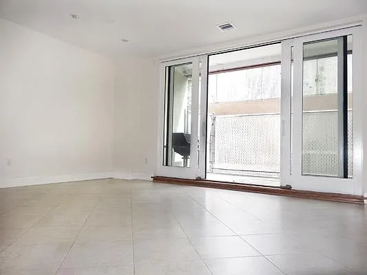 Rented by R New York | media 10