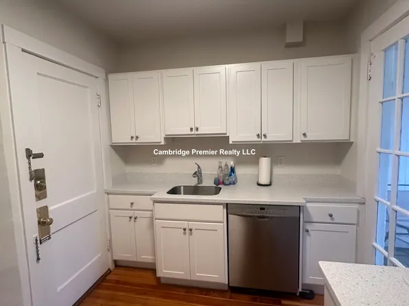 33 Concord Ave, Cambridge, MA