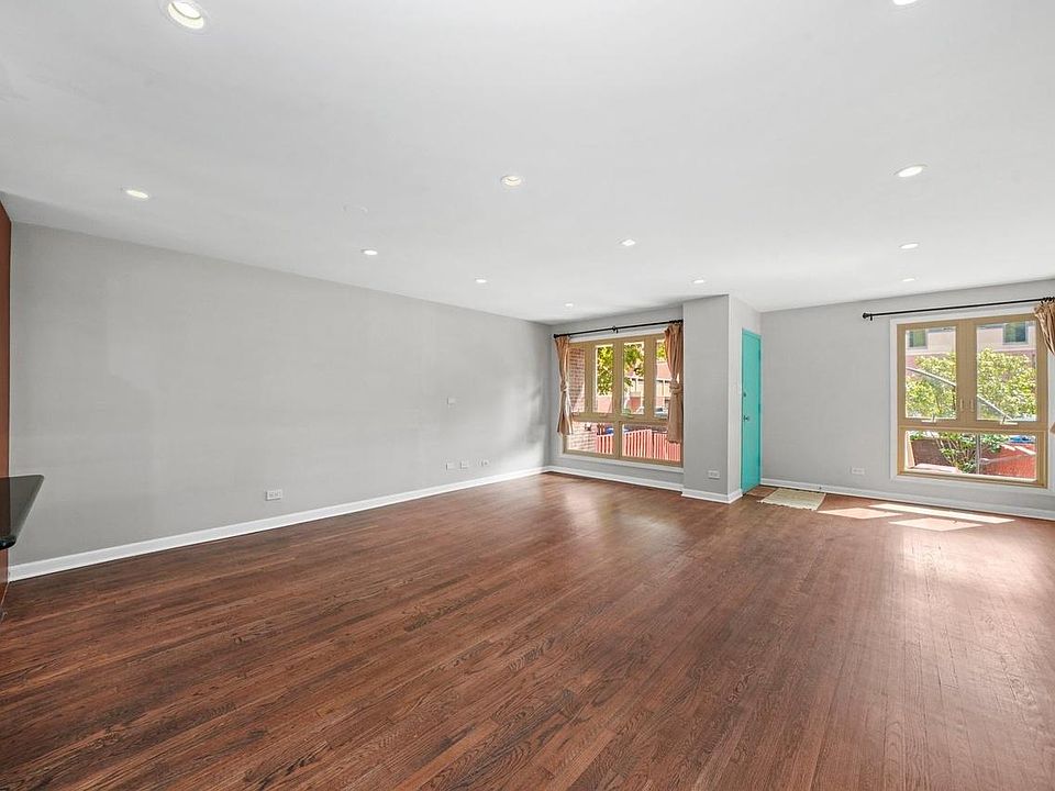 1st Floor Living Room