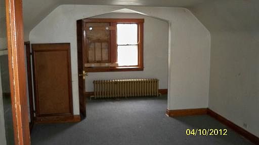 4th image of 2218 S Cuyler Ave