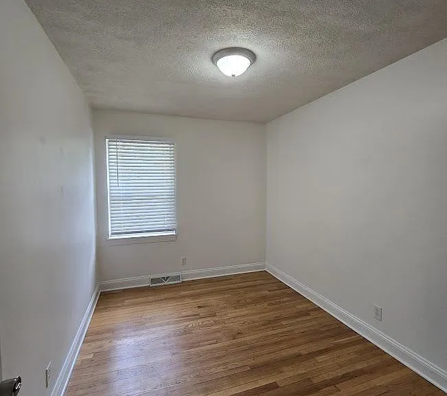 117 Longwood Dr #B — Photo 8
