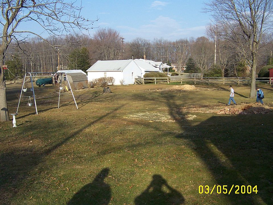 2nd image of 1020 Gunther Ln