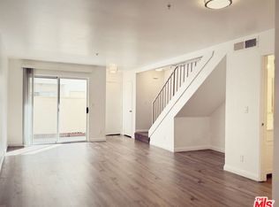 16037 Vanowen St #103, Van Nuys, CA 91406