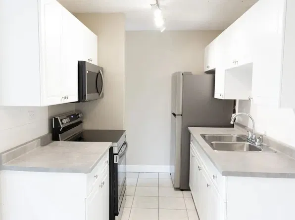 11016 109th Ave NW, Edmonton, AB T5H 1E1